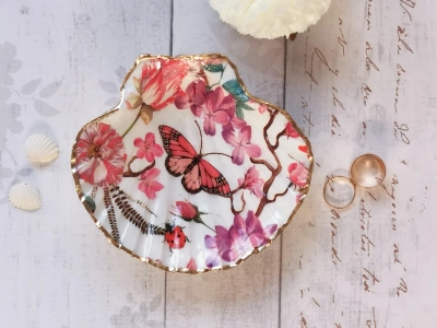 Red Floral Scallop Shell Trinket Dish 